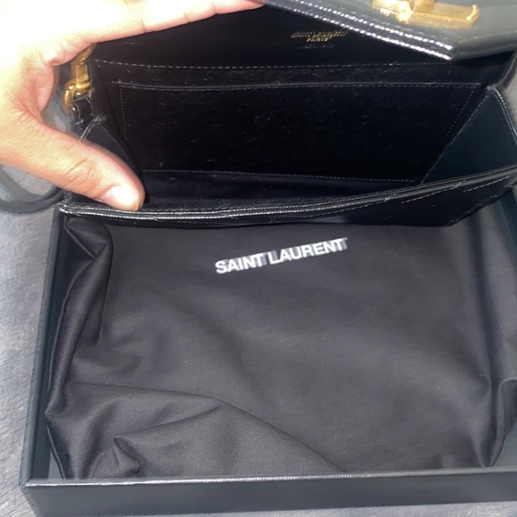 AUTHENTIC MONOGRAM CLUTCH IN QUILTED GRAIN DE POUDRE EMBOSSED LEATHER - Picture 7 of 10